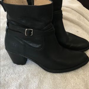Frye boots black.